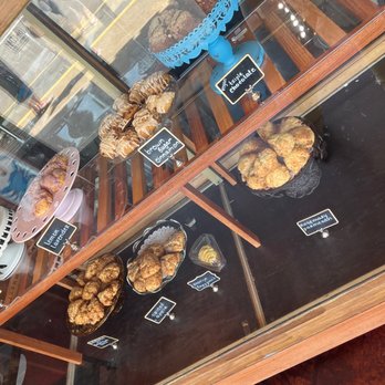 Robin Simmons Bakery - Desserts Near Me - Virginia Beach, Virginia Robin Simmons Bakery - Desserts Near Me - Virginia Beach, Virginia