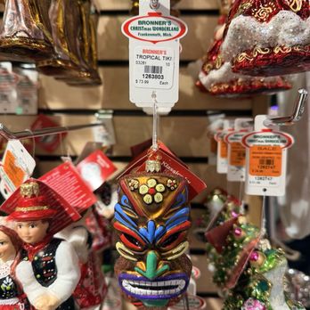 Bronner’s CHRISTmas Wonderland - Home Decor Near Me - Frankenmuth, Michigan