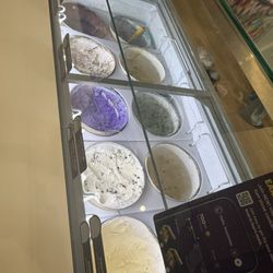 Insomnia Cookies - Ice Cream on a Classic Cookiecream