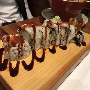 Blue Ocean - Sriracha chicken: My favorite roll on the menu! A must try for unique sushi bites. - Cocktail Bars Near Me - St. Louis, Missouri