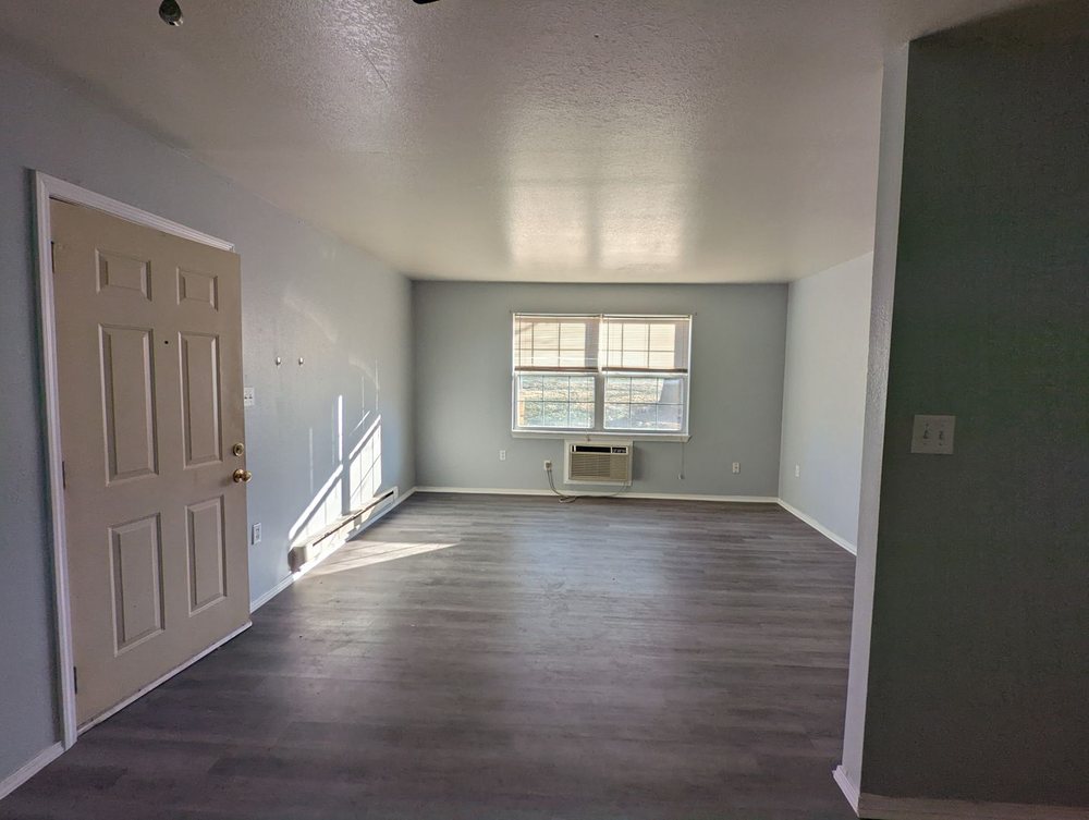 SALISBURY SQUARE APARTMENTS Request Information 32 Photos 411 W