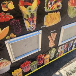 Frutas El Chapin - Partial menu list and list of some fruits available