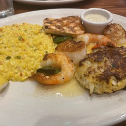 Broiled Seafood Platter with Creamed Corn
