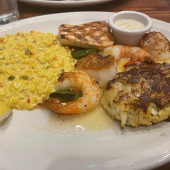 Atlanta Fish Market - Broiled Seafood Platter with Creamed Corn - Seafood Near Me - Atlanta, Georgia