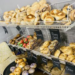 Hudah Babylon Bagel & Restaurant - Freshly made AMAZING Bagels early in the morning! Yum