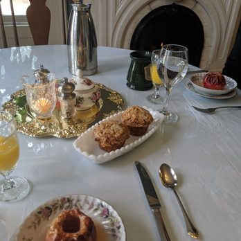 Rosemont Inn - Breakfast served at the formal dining area. Delicious and sustainable, homemade cooking - Bed & Breakfast Near Me - Utica, New York Rosemont Inn - Breakfast served at the formal dining area. Delicious and sustainable, homemade cooking - Bed & Breakfast Near Me - Utica, New York