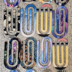 Nikki Lynn's - Acrylic paperclip bookmarks! These are so fun and work perfect for kids back to school.