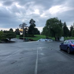 Cool Creek Golf Club - As you can see, still daylight, I even took the time to type this whole review before I took this picture. Piss poor