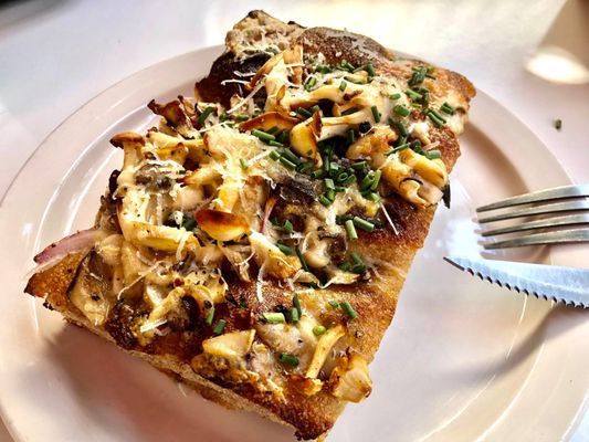 Lodge Bread Company by null