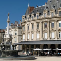 Le Grand Café - Le Grand Café
