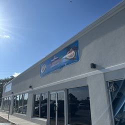 El Punto Familiar - Street view/ entrance