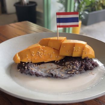Plue - mango sticky rice - Thai Near Me - New York, New York Plue - mango sticky rice - Thai Near Me - New York, New York