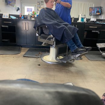 Ramona Barbers - Eddie cutting my nephew's hair - Barbers Near Me - Baldwin Park, California Ramona Barbers - Eddie cutting my nephew's hair - Barbers Near Me - Baldwin Park, California