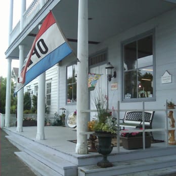 Aurora Antiques - Antiques Near Me - Aurora, Oregon