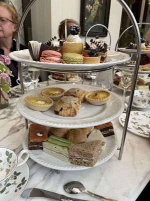 Deer Path Inn by null