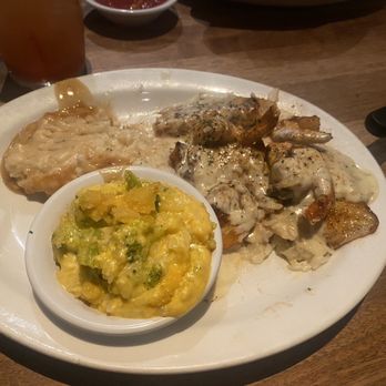 Cheddar's Scratch Kitchen - Creamy Garlic Tilapia & Shrimp with Broccoli Cheese Casserole and Idaho Mashed Potatoes - Comfort Food Near Me - Chandler, Arizona
