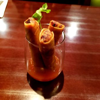 Turmeric Thai Kitchen - Crispy egg rolls in sweet and sour sauce - Thai Near Me - La Jolla, California Turmeric Thai Kitchen - Crispy egg rolls in sweet and sour sauce - Thai Near Me - La Jolla, California