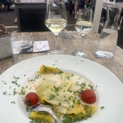 Secco-Hütte - Tortellini mit Spinat- Ricotta Füllung in Spargelcremesoße