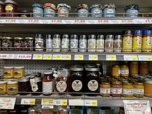 Pukalani Superette by null