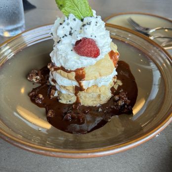 Proximo - Torta de mil hojas - Spanish Near Me - Fort Wayne, Indiana