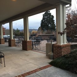 Blacksburg Country Club - Outdoor bar and patio