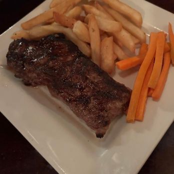 Frank's Steak House - This is the steak and french fries and carrots - Steakhouses Near Me - Cambridge, Massachusetts