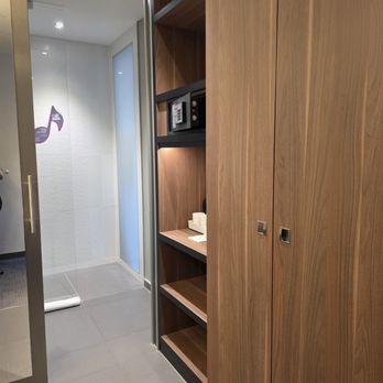 aloft Munich - Hotels Near Me - Munich, BY