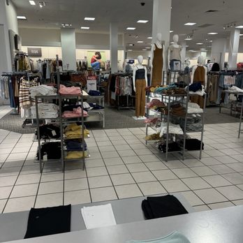 Battlefield Mall - Public area - Shopping Centers Near Me - Springfield, Missouri