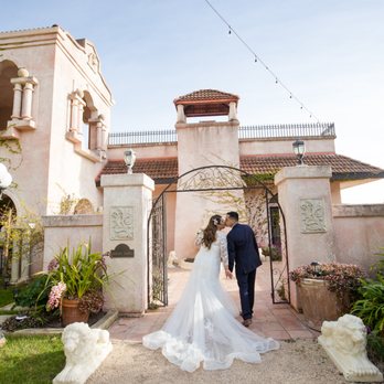 Thuy's Pro Bridal Alterations - Sewing & Alterations Near Me - Milpitas, California