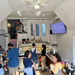 Sandy’s Scoops - Inside