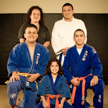 Renzo Gracie Jiu Jitsu & Training Center - A family that trains together stays together - Brazilian Jiu-jitsu Near Me - Sunrise, Florida Renzo Gracie Jiu Jitsu & Training Center - A family that trains together stays together - Brazilian Jiu-jitsu Near Me - Sunrise, Florida