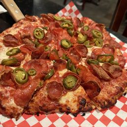 Pepperoni Pizza with Jalapeños (Bangin!) Pepperoni Pizza with Jalapeños (Bangin!)