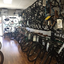 DJ's Cycles - Inside the shop