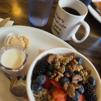 Hen House Eatery - Oatmeal - Breakfast & Brunch Near Me - Minneapolis, Minnesota Hen House Eatery - Oatmeal - Breakfast & Brunch Near Me - Minneapolis, Minnesota
