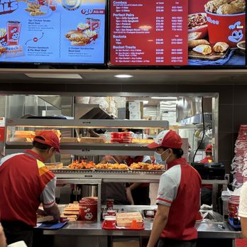 Jollibee - Fast Food Near Me - Tukwila, Washington