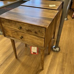 STUNNING - modern clean and they match my desk!