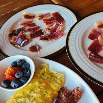 Farmhouse Cafe - Breakfast & Brunch Near Me - Honolulu, Hawaii