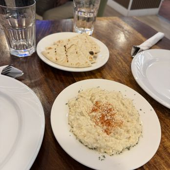 Kapari Restaurant - Hummus and pita - Mediterranean Near Me - San Francisco, California Kapari Restaurant - Hummus and pita - Mediterranean Near Me - San Francisco, California