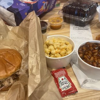 City Barbeque - Pork sandwich, macaroni and cheese, and baked beans. - Barbeque Near Me - Winter Park, Florida