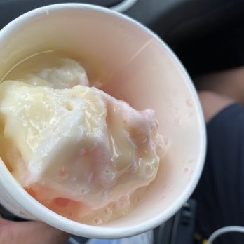 Mountain Magic Shave Ice - Guava & haupia with vanilla ice cream and haupia cream topping 7/2022 - Shaved Ice Near Me - Waianae, Hawaii Mountain Magic Shave Ice - Guava & haupia with vanilla ice cream and haupia cream topping 7/2022 - Shaved Ice Near Me - Waianae, Hawaii
