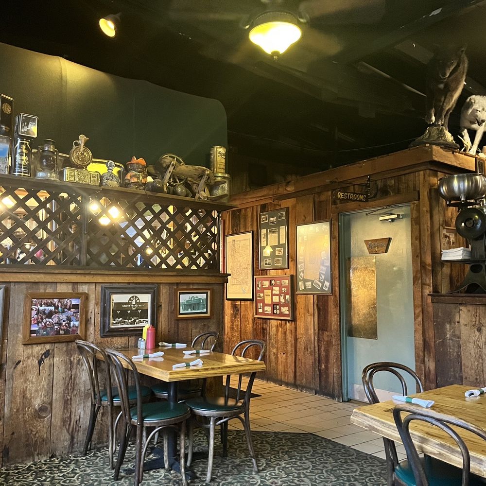 Lardo Grill & Saloon - the dining area - Bars Near Me - McCall, Idaho