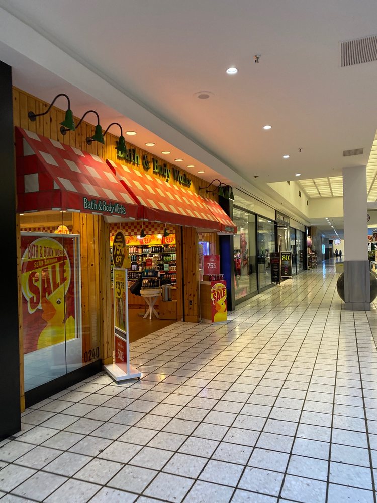 BATH & BODY WORKS - Updated July 2025 - 6101 Gateway Blvd W, El Paso ...