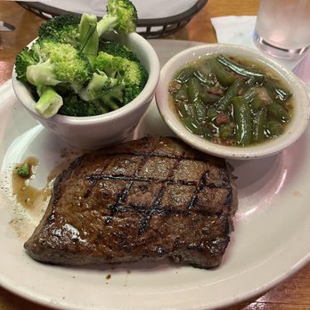 Texas Roadhouse - 11 oz sirloin w/ broccoli and green beans ($18) - Steakhouses Near Me - Hunt Valley, Maryland Texas Roadhouse - 11 oz sirloin w/ broccoli and green beans ($18) - Steakhouses Near Me - Hunt Valley, Maryland