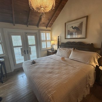 Port d'Hiver Bed and Breakfast - Our stunning room - Bed & Breakfast Near Me - Melbourne Beach, Florida Port d'Hiver Bed and Breakfast - Our stunning room - Bed & Breakfast Near Me - Melbourne Beach, Florida