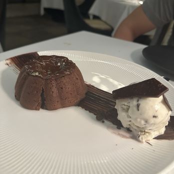Norman's - Molten cake - Seafood Near Me - Orlando, Florida Norman's - Molten cake - Seafood Near Me - Orlando, Florida