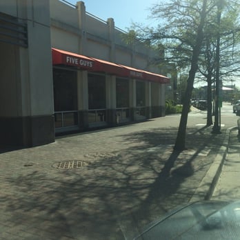 Five Guys - Fast Food Near Me - Arlington, Virginia