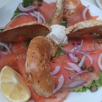 Universel Déjeuners et Grillades - Bagel with lox - Breakfast & Brunch Near Me - Montreal, Quebec Universel Déjeuners et Grillades - Bagel with lox - Breakfast & Brunch Near Me - Montreal, Quebec