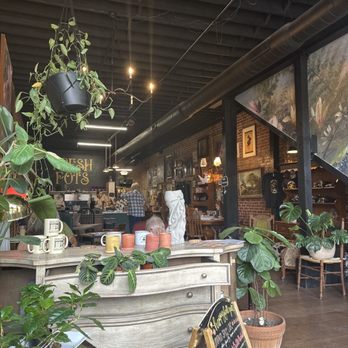 Fresh Pots - Ambiance - Coffee & Tea Near Me - Greenwood, Indiana
