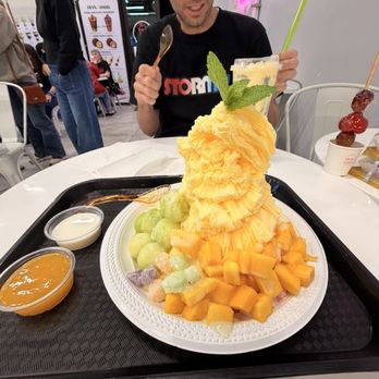 Devil & Angel Desserts - Sh4) Mango Honeydew Combo Shaved Ice - Desserts Near Me - Riverton, Utah