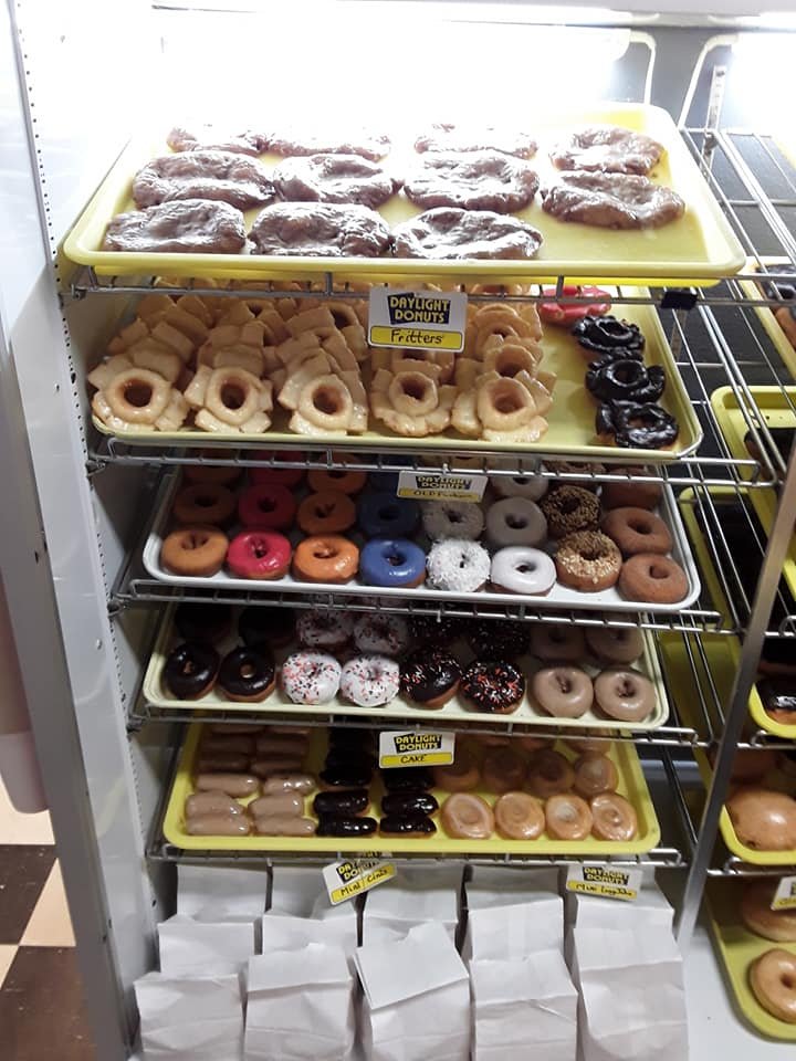 Heavenly Daylight Donuts Logo